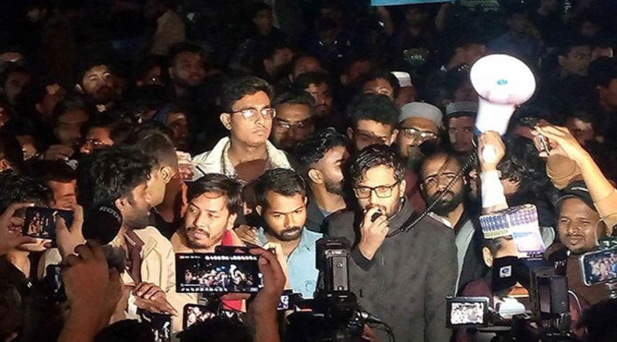 জবি শিক্ষার্থীদের অনশন প্রত্যাহার