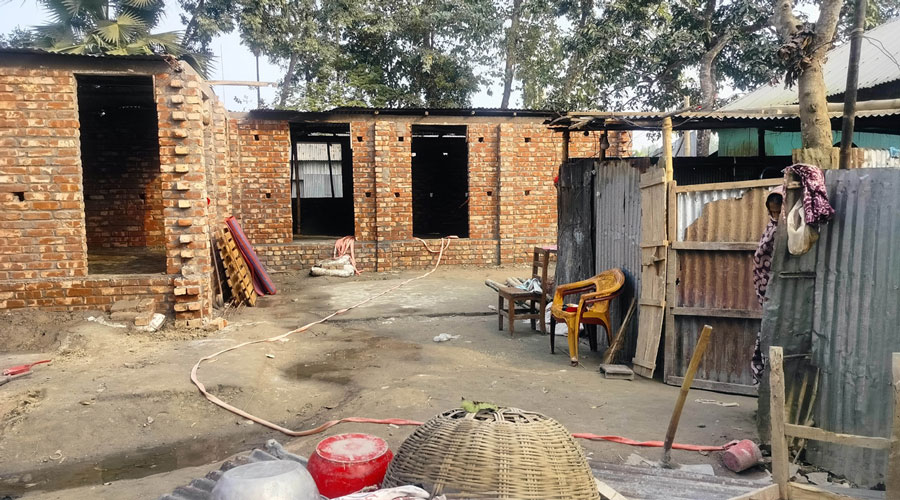 কুড়িগ্রামে ঘর নির্মাণ কাজ বন্ধ করে দিল বিএসএফ