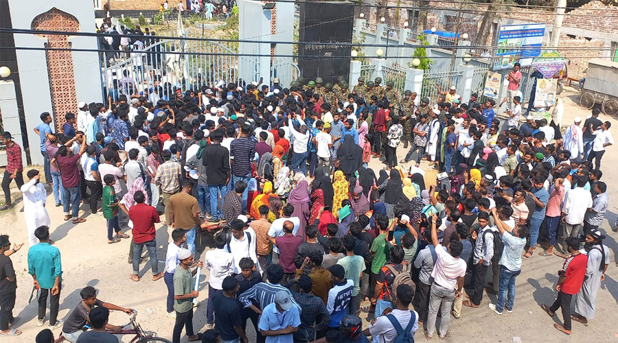 মাগুরায় শিশু ধর্ষণ: গভীর রাতে শুনানি, ৪ আসামি রিমান্ডে