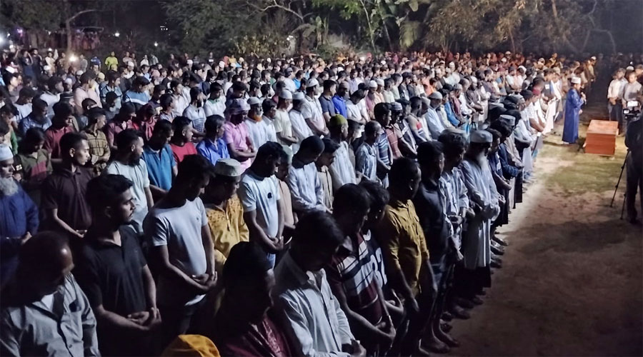 শিশুটির দাফন সম্পন্ন, অভিযুক্তের বাড়িতে জনতার আগুন