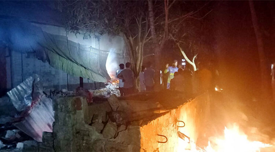 জানাজার পরপরই বাড়িটিতে আগুন দেন বিক্ষুব্ধরা