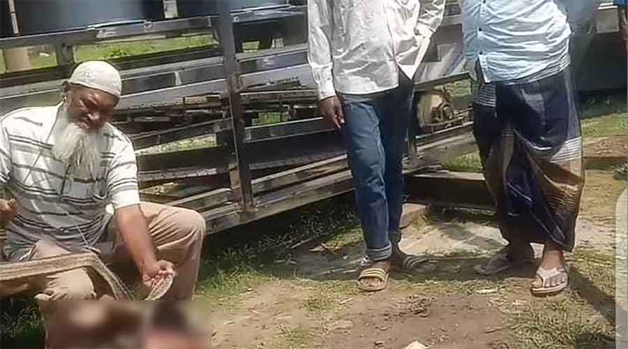 চুরির অভিযোগে হাত-পা বেঁধে নির্যাতন
