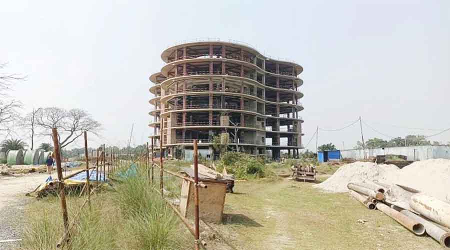 লাপাত্তা ভারতীয় ঠিকাদার