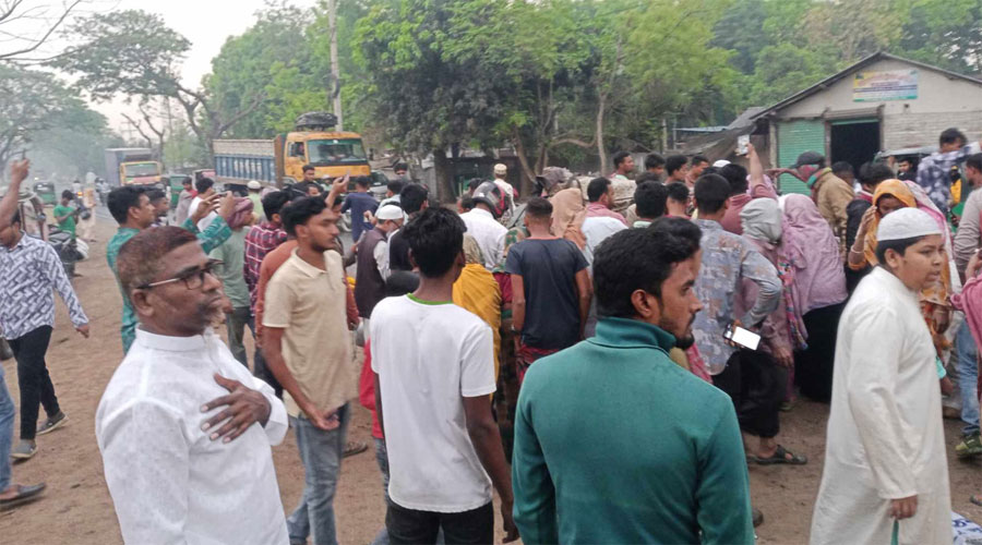  বাস-অটোরিকশার সংঘর্ষে শিশুসহ নিহত ৫