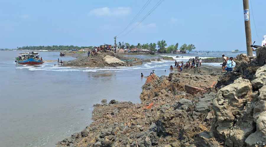 ঈদ আনন্দ নেই নদীর পাড়ে, হাজার মানুষ পানিবন্দি 