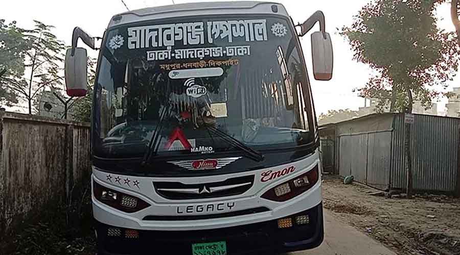 সাভারে চলন্ত বাসে  ফের ডাকাতি