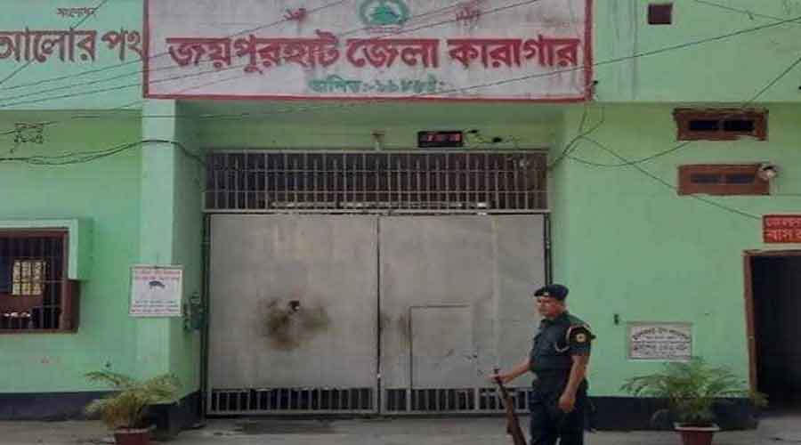 কারাগারে বসে এসএসসি পরীক্ষা দিলো এক শিক্ষার্থী