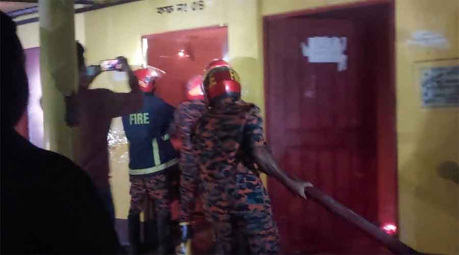 এসএসসি পরীক্ষা কেন্দ্রে ভয়াবহ অগ্নিকাণ্ড