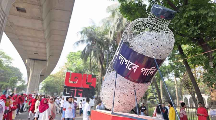 আনন্দ শোভাযাত্রায় পানি লাগবে পানি মোটিফ 
