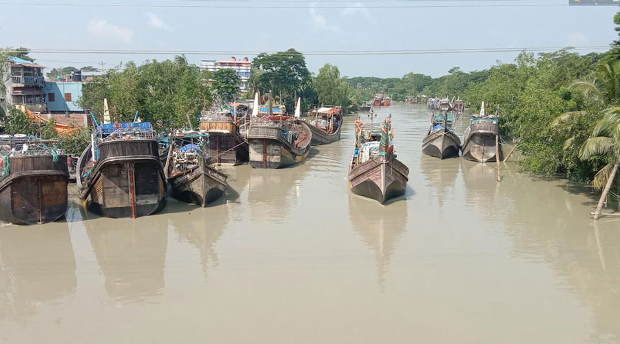 সমুদ্রে মাছ ধরায় ৫৮ দিনের নিষেধাজ্ঞা শুরু