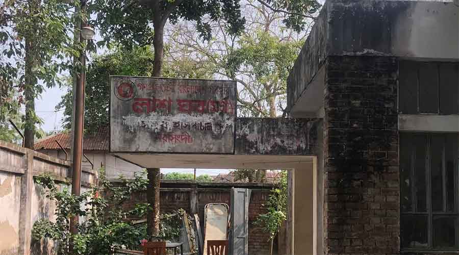 নরসিংদীতে স্বামী-স্ত্রীর ঝুলন্ত মরদেহ উদ্ধার 