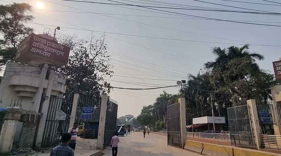 আজও ডিইপিজেডের ৯০ কারখানায় উৎপাদন বন্ধ