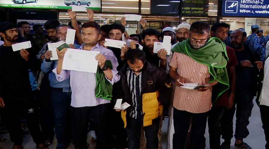 বৈধ কাগজ থাকার পরেও সৌদি থেকে ফেরত আসছে প্রবাসিরা 