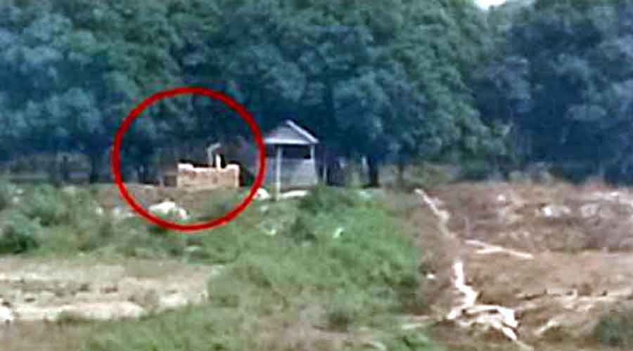 সীমান্তের ২০০ গজের মধ্যে বিএসএফের দুই বাঙ্কার নির্মাণ