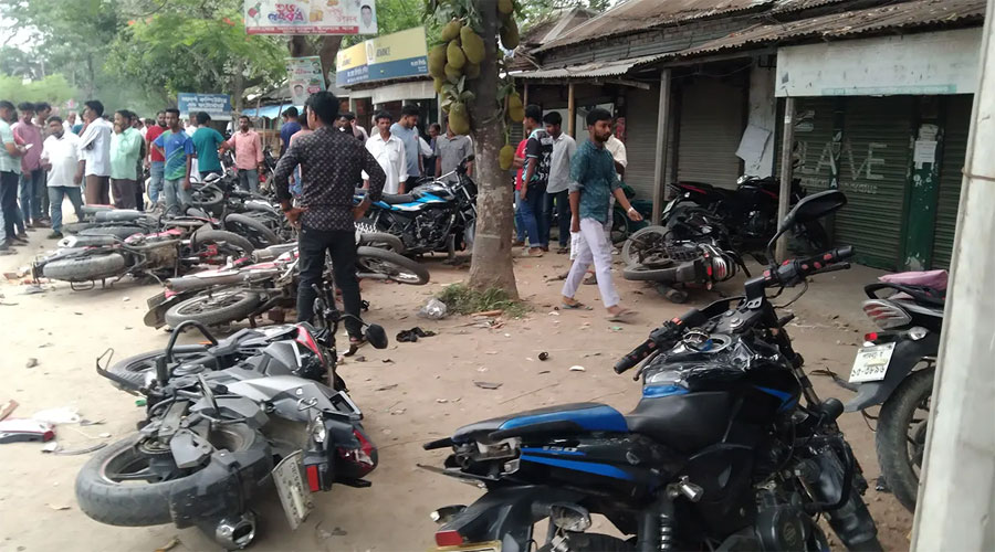 বিএনপি-জামায়াত দফায় দফায় সংঘর্ষে আহত ৩০