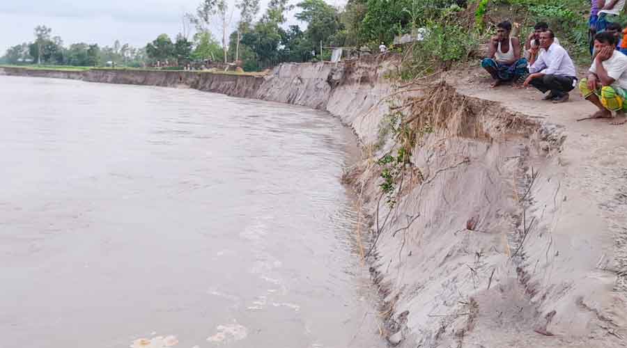 জামালপুরে যমুনা ও দশানী নদীতে তীব্র ভাঙন