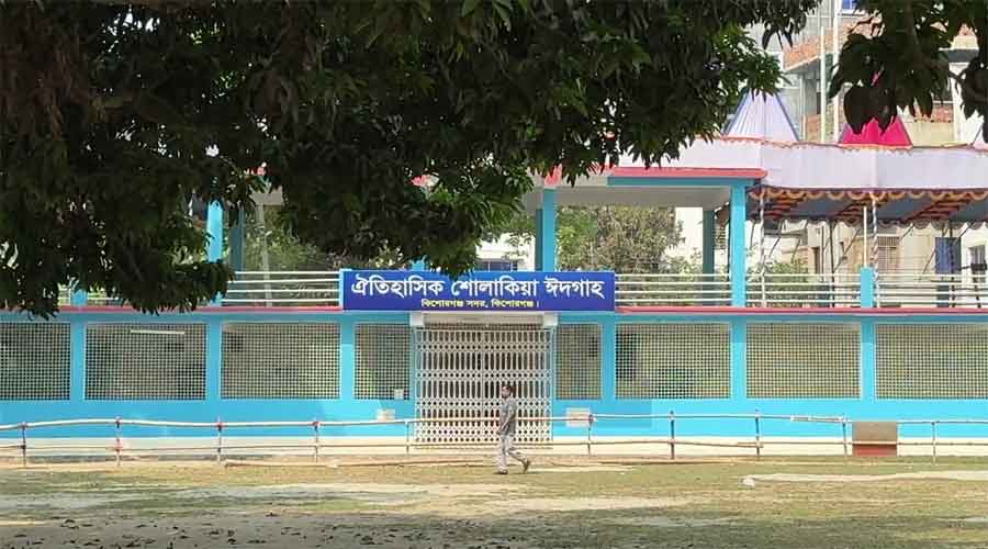 ঈদ জামাতের জন্য প্রস্তুত শোলাকিয়া