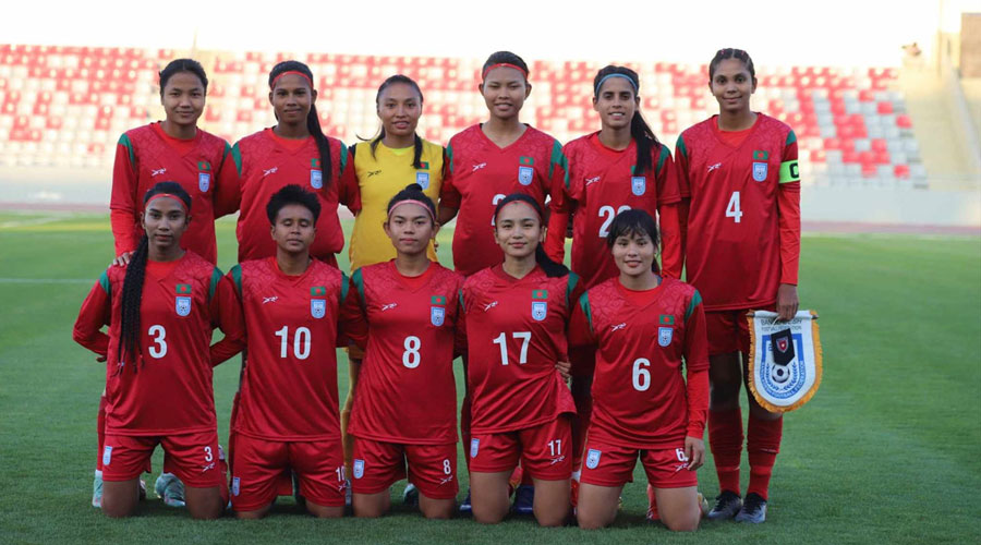 নারী ফুটবলে প্রবাসী নয়, বাফুফের আস্থায় স্থানীয়রা