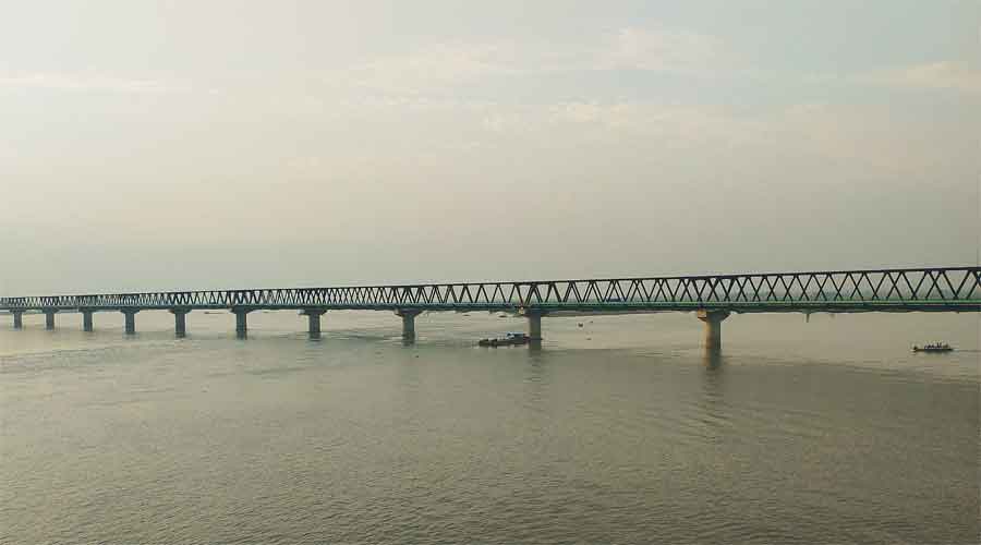 যমুনায় বাড়ছে পানি, তলিয়ে যাচ্ছে চরাঞ্চল ও ফসলি জমি
