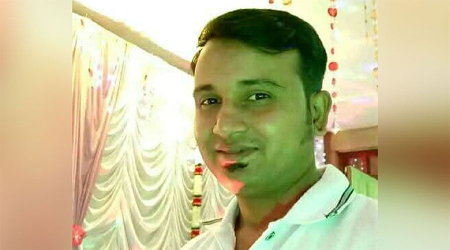 ইউপি কার্যালয়ে ব্যবসায়ীকে কুপিয়ে হত্যা