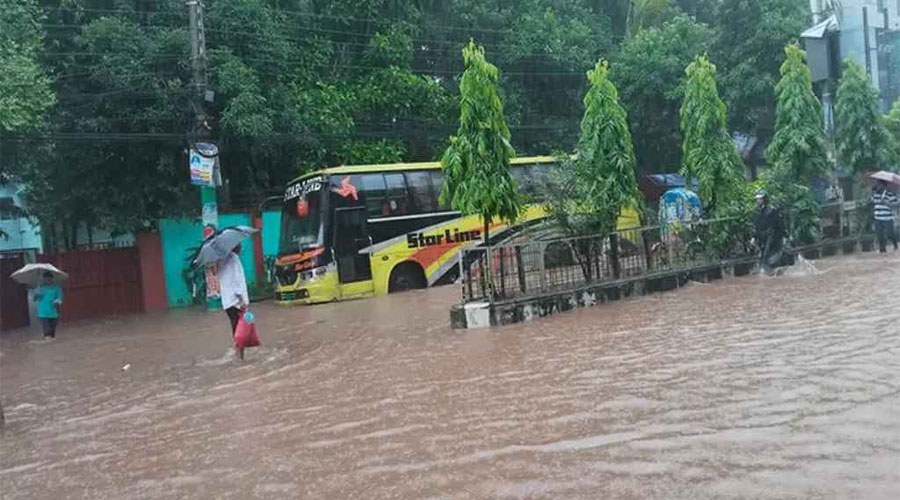 তলিয়ে গেল ফেনী, মৌসুমের সর্বোচ্চ বৃষ্টিপাত