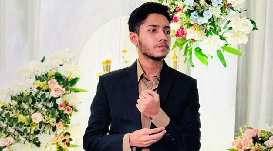  সৈকতে ভেসে উঠল চবির আরও এক শিক্ষার্থীর লাশ