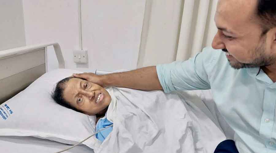 ফরিদা পারভীনের শারীরিক অবস্থার উন্নতি