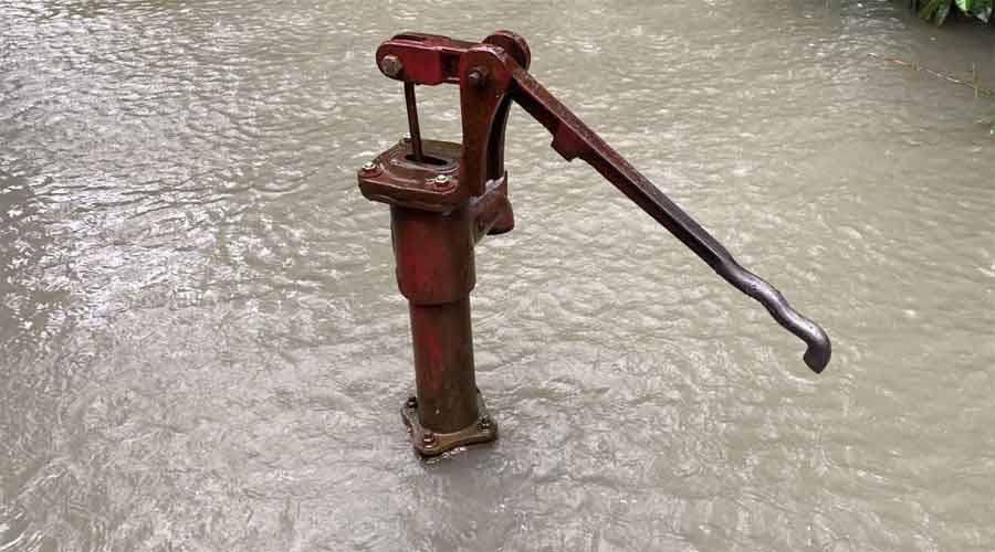 নোয়াখালীতে সুপেয় পানির সংকট