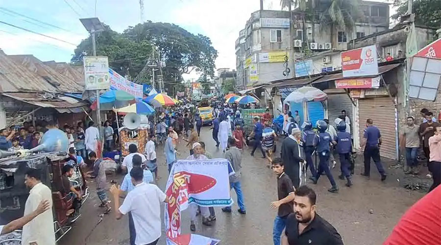 উপদেষ্টা আসিফ মাহমুদের সমর্থকদের ওপর হামলা, আহত ১২