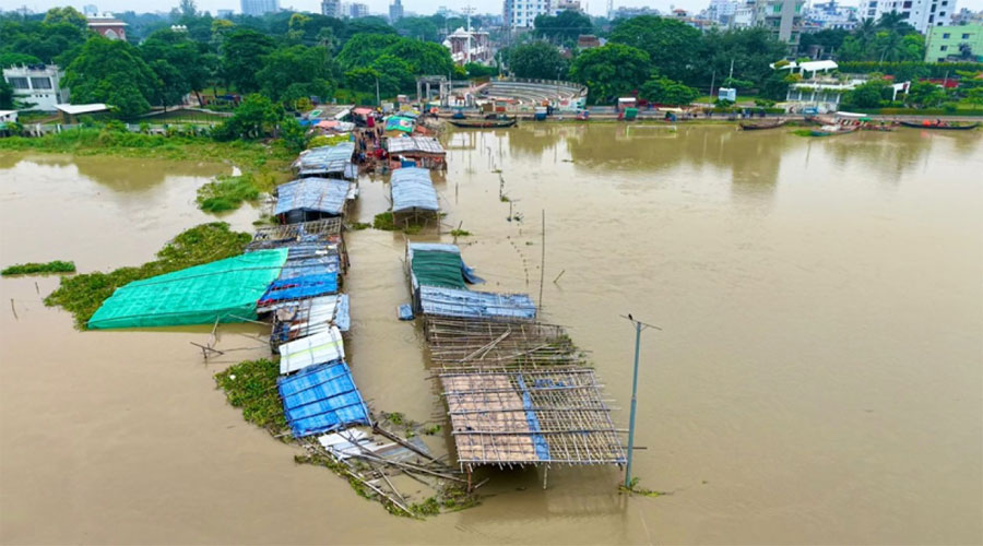 হু হু করে বাড়ছে পদ্মার পানি, নিম্নাঞ্চল প্লাবিত