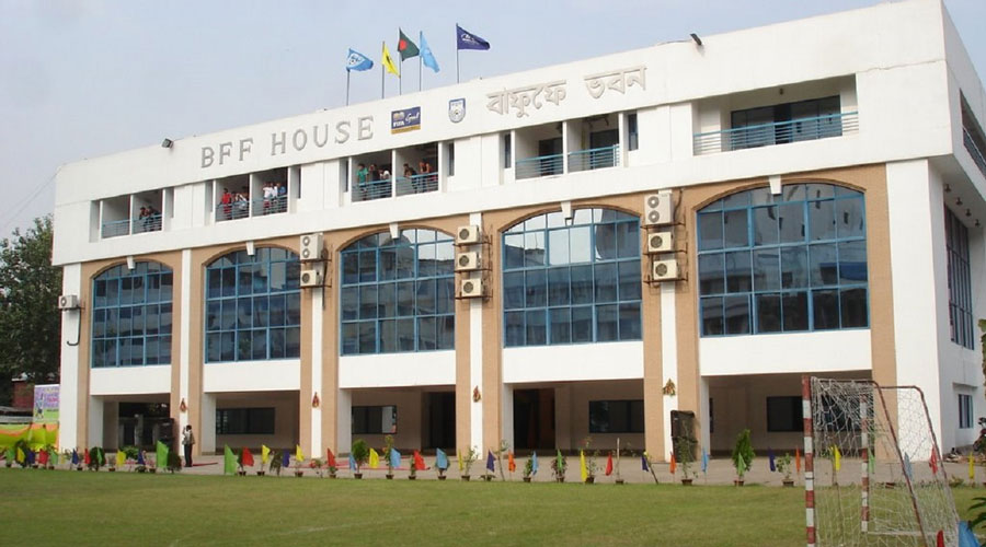 ফুটবলার ছাড়েনি কিংস, জরুরি সভা বাফুফের