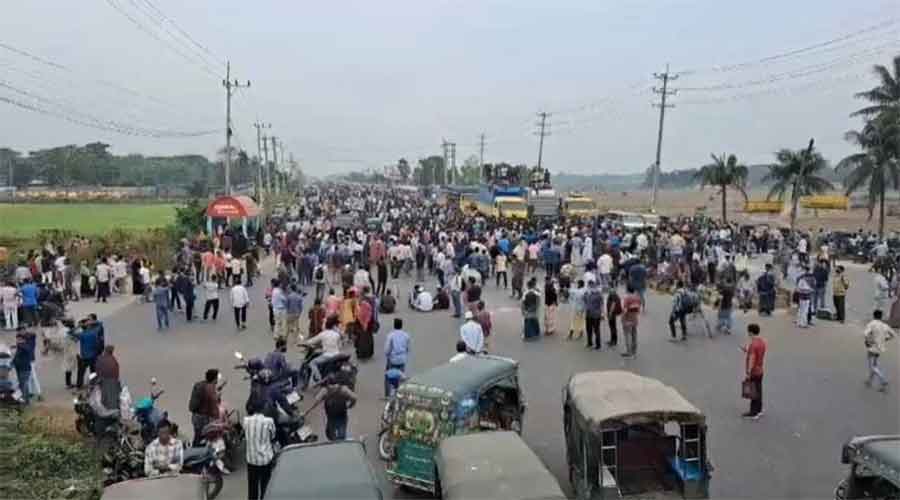 উত্তরা ইপিজেডে টানা আন্দোলনের পর সংঘর্ষে শ্রমিক নিহত