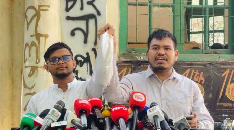 বাকেরের সমর্থনে সরে দাঁড়ালেন মাহিন সরকার