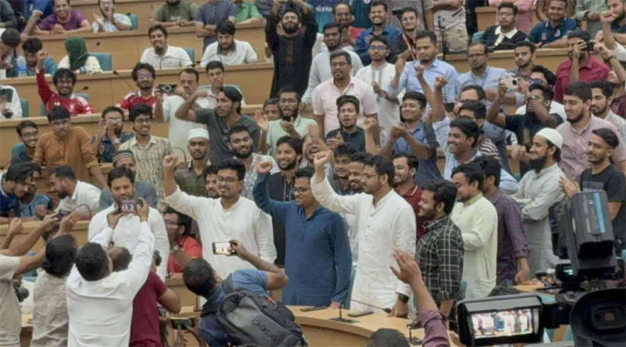 ২৮ পদের ২৩টিতেই জয় শিবিরের