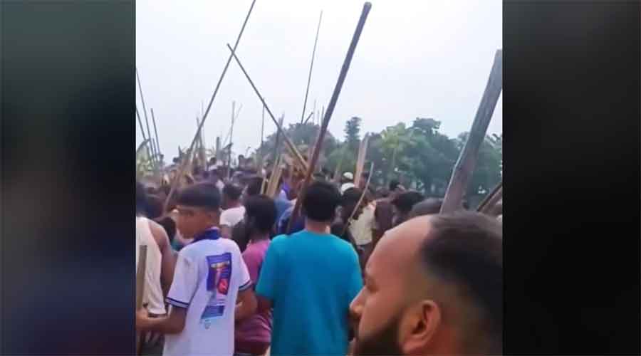 ভাঙ্গা উপজেলা পরিষদে ভাঙচুর ও আগুন