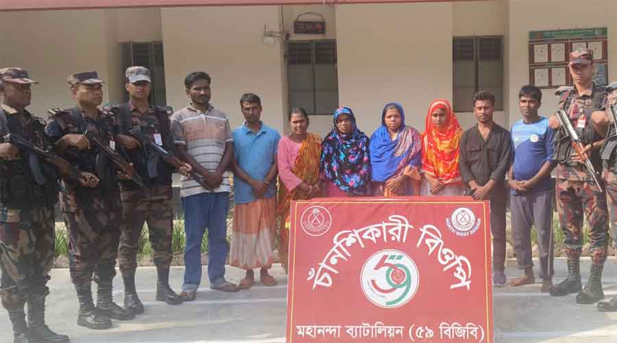ভোলাহাট সীমান্ত দিয়ে আবারও ১৯ জনকে পুশ-ইন 