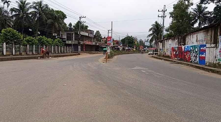 খাগড়াছড়ি-ঢাকা ও চট্টগ্রাম সড়কে অবরোধ আংশিক শিথিল