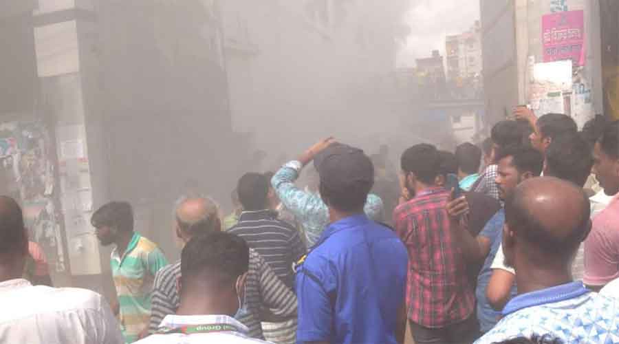 আশুলিয়ায় পোশাক কারখানায় আগুন, নিয়ন্ত্রণে তিন ইউনিট 