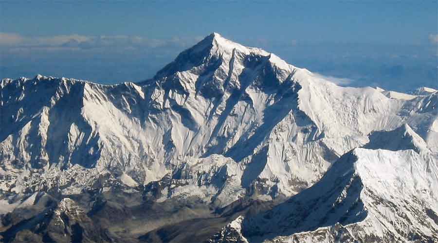 এভারেস্ট উপত্যকায় শতাধিক পর্যটক আটকা