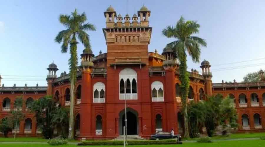 ঢাবি সংলগ্ন এলাকা থেকে তিনজনের মরদেহ উদ্ধার