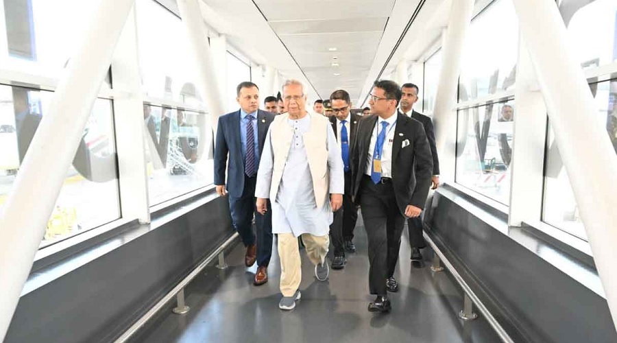 রোমে পৌঁছেছেন প্রধান উপদেষ্টা