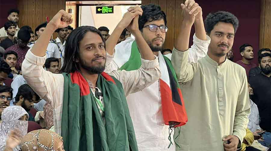 রাকসুর ভিপি-এজিএস পদে জয়ী শিবির, জিএসে স্বতন্ত্র