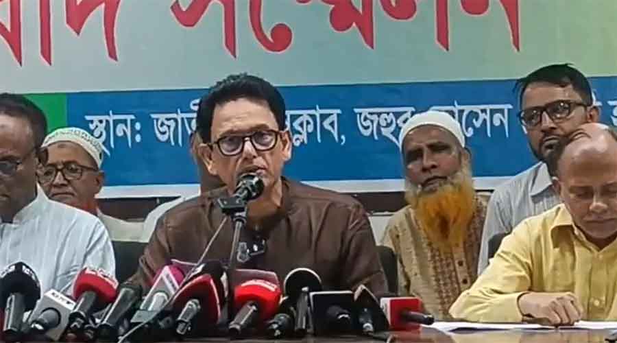 ইমিগ্রেশনে গিয়ে জানতে পারি বিদেশযাত্রায় নিষেধাজ্ঞা দেওয়া হয়েছে