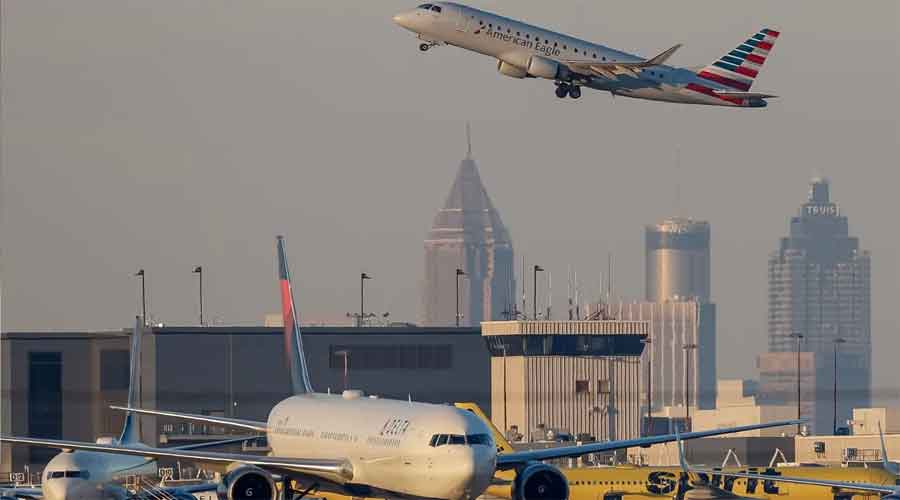 যুক্তরাষ্ট্রে হাজারও ফ্লাইট বাতিল, নেপথ্যে শাটডাউন