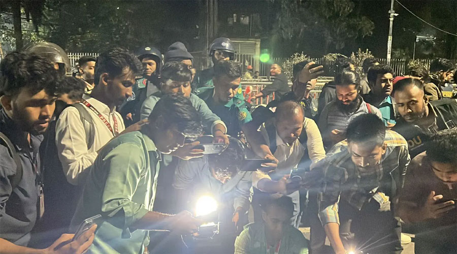 ঢাবিতে ককটেল বিস্ফোরণ