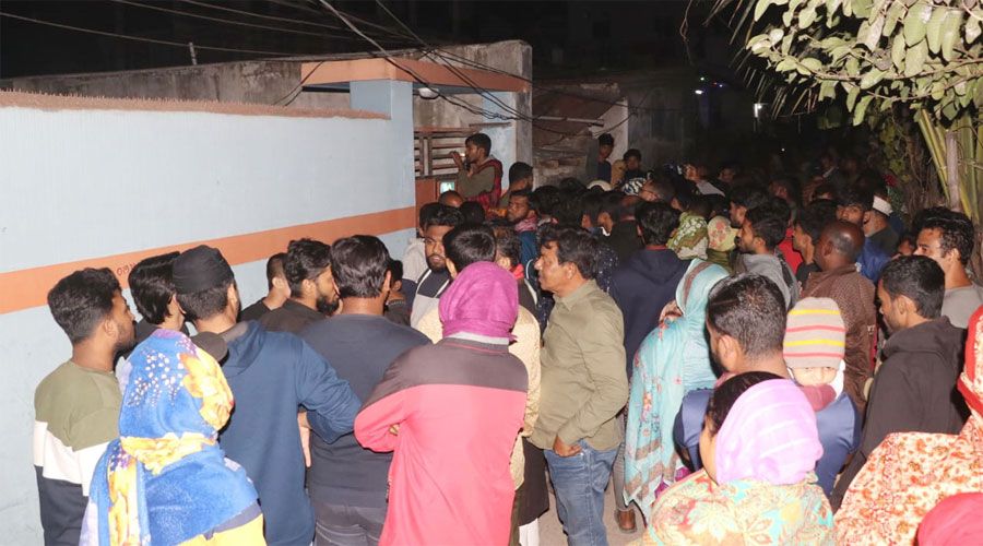 খুলনায় একই পরিবারের তিনজনের মরদেহ উদ্ধার  