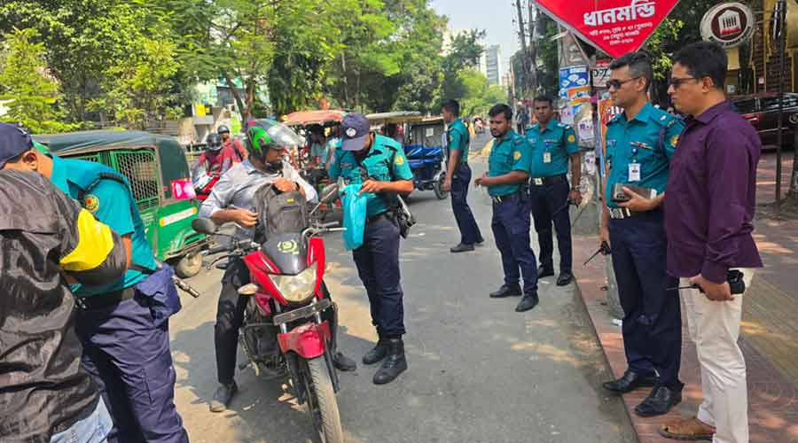 হাসিনার রায় ঘিরে কড়া নিরাপত্তায় রাজধানী