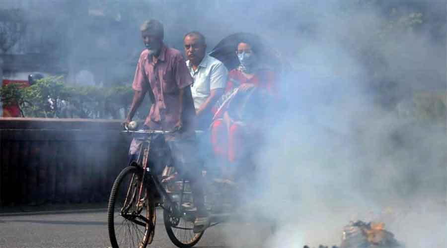 বিশ্বে বায়ুদূষণের শীর্ষে দিল্লি, ঢাকার বাতাস ‘অস্বাস্থ্যকর’