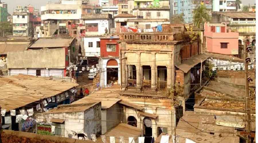 পুরান ঢাকার অধিকাংশ ভবন ঝুঁকিপূর্ণ 