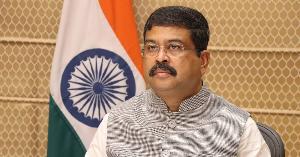 ব্যাপক আন্দোলনের মুখে ভারতে শিক্ষামন্ত্রীর পদত্যাগ